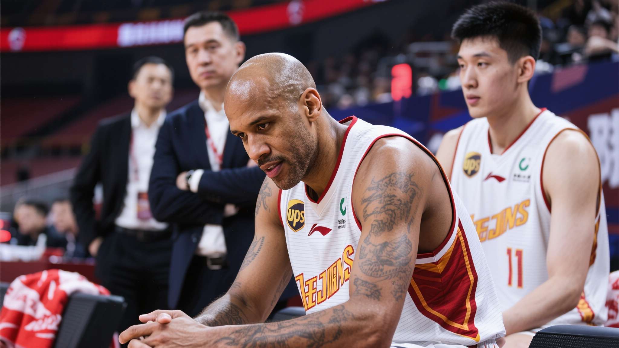 确认不打了！CBA顶级内线惨遭弃用，或被广东队重金挖走？